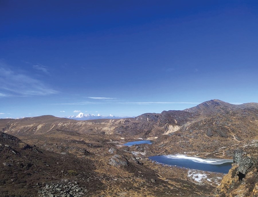 Dagala Trek Ridge Unfolding Endless Horizons Above The Clouds