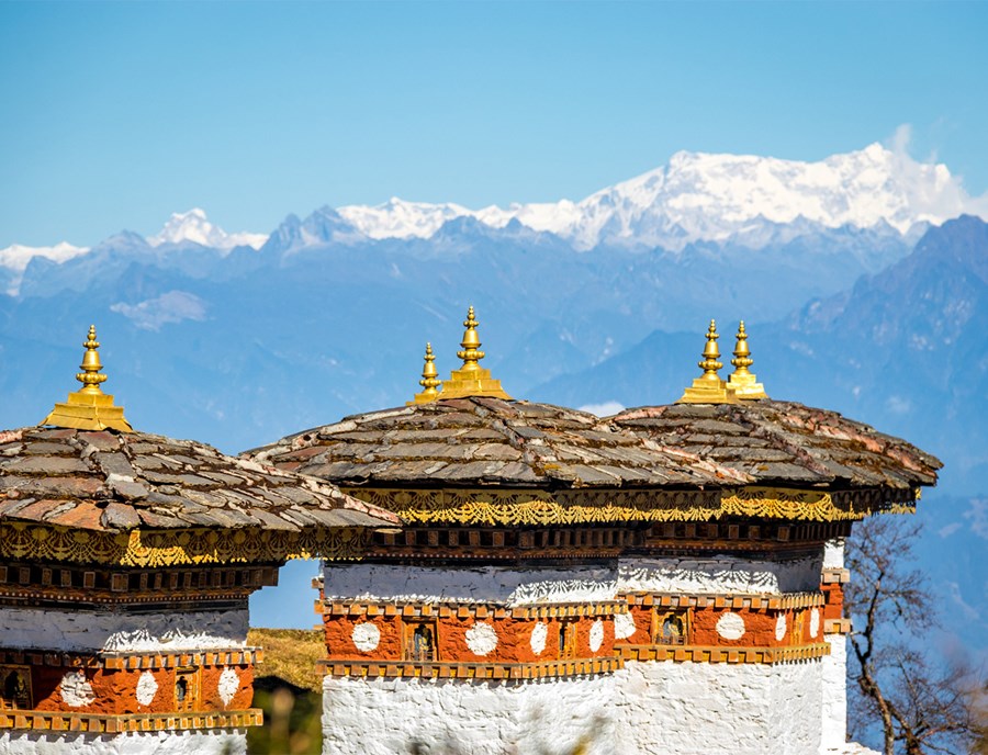 Dochula Pass Unveiling Majestic Himalayan Peaks Above Clouds