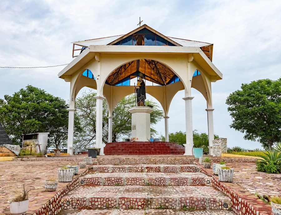 Faith Rises Through St