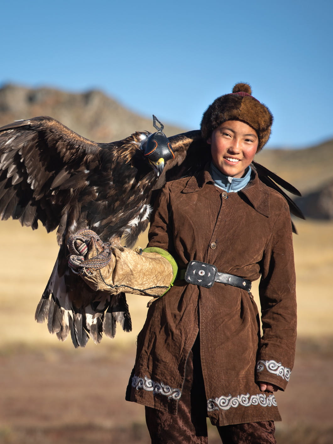 Eagle Hunter Girl Kazakhstan Ver