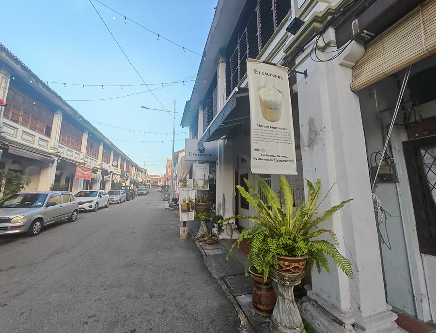 George Town S Charming Streets Blend History With Everyday Life
