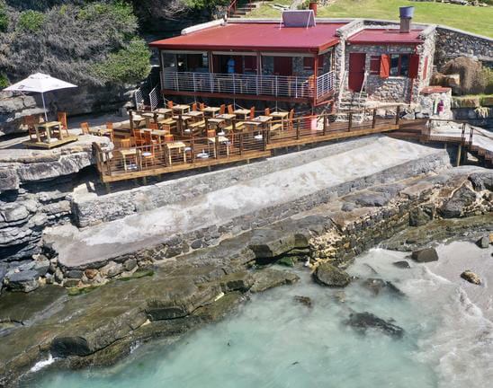 Perlemoen Restaurant Serves Fresh Seafood With Ocean Views