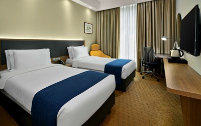 Highlights at5 Nights Exclusive Singapore UltraLuxe Event Package at Holiday Inn Express Orchard Road