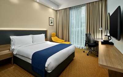 Highlights at5 Nights Exclusive Singapore UltraLuxe Event Package at Holiday Inn Express Orchard Road