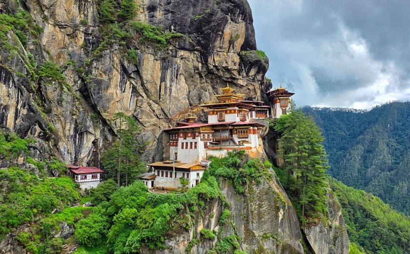 7D6N Bhutan Insider Experience with James Low