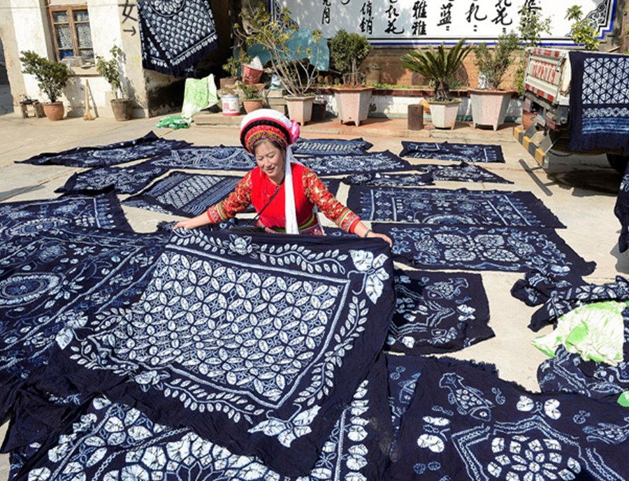 Bai Tie Dyeing In Zhoucheng Village, Dali