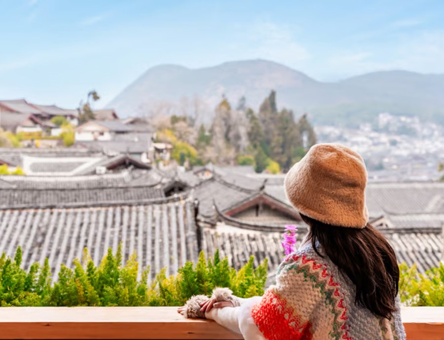 Wander Through The Cobbled Lanes And Canals Of Lijiang Ancient Town
