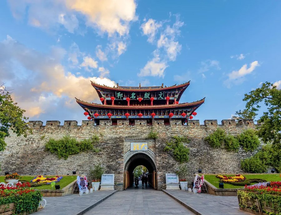 Wander Through The Charming Streets Of Dali Ancient Town