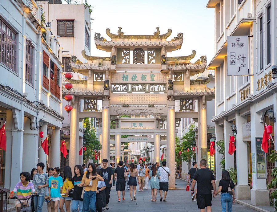 Discover The Heritage And Character Of Chaozhou Along Iconic Paifang Street