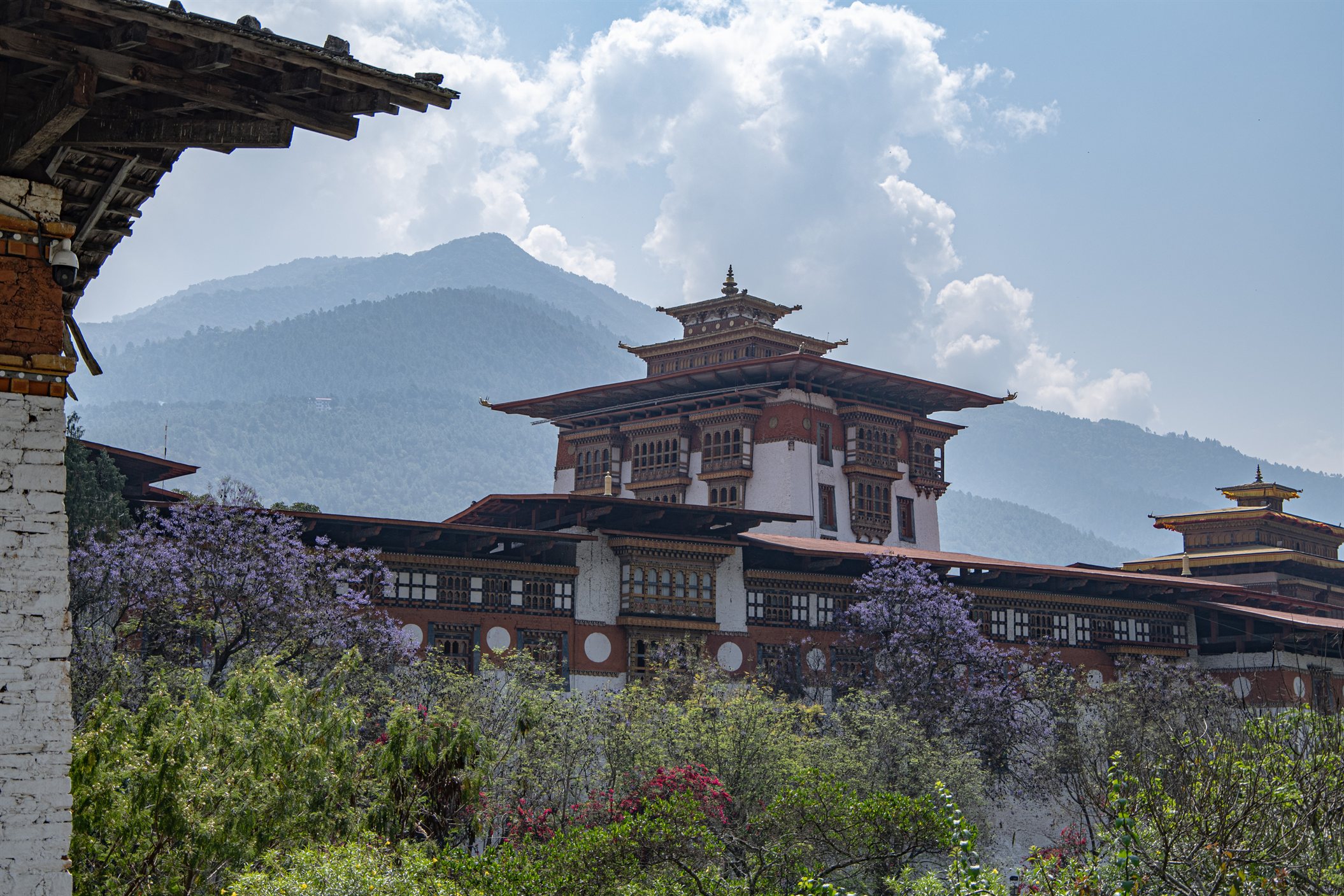 Punakha Dzong reveals Bhutan through timeless architecture and sacred landscapes