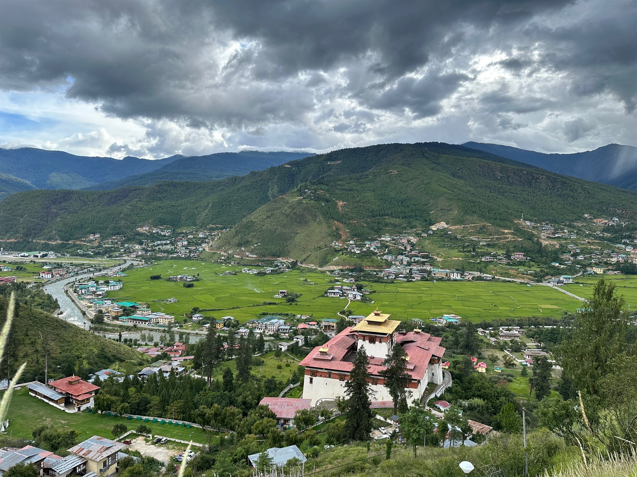 Paro Valley welcomes spring with flowers, mountains and peaceful landscapes