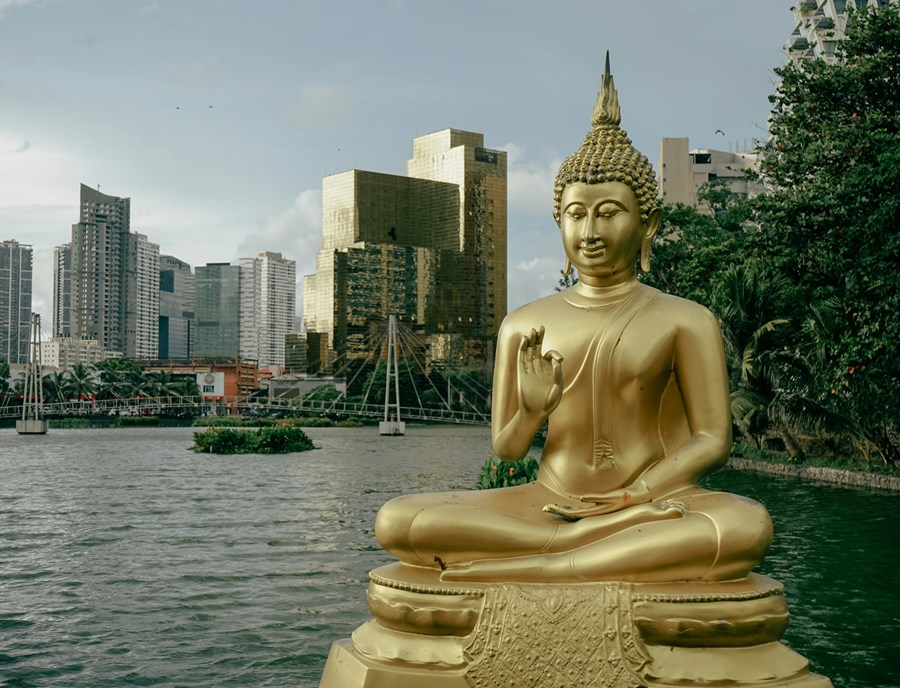 Explore Colombo_s contrasting old and modern neighbourhoods.jpg