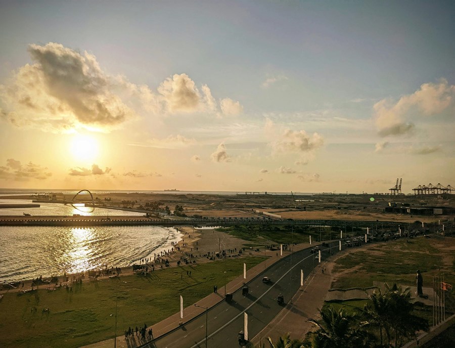 Beautiful panoramic Port city and Galle face view.jpg