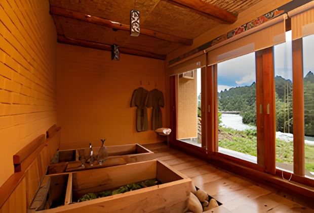 Experience of a hot stone bath at Zanta Spa in Bhutan